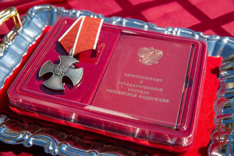 Генерал-полковник Алексей Беззубиков вручил награды росгвардейцам в Херсонской и Запорожской областях