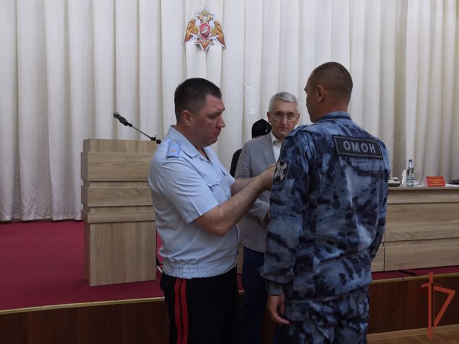 Церемония награждения участвовавших в спецоперации росгвардейцев прошла в Барнауле