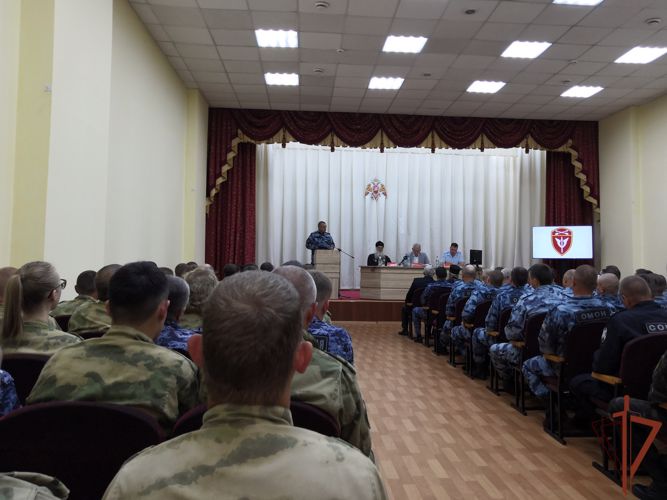 Церемония награждения участвовавших в спецоперации росгвардейцев прошла в Барнауле