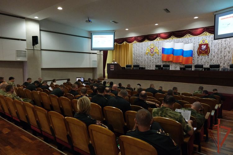 В управлении Уральского округа Росгвардии состоялись занятия по профессионально-должностной подготовке (видео)