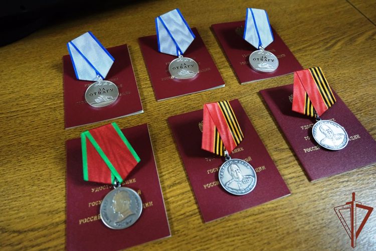 Росгвардейцам - участникам спецоперации  вручены государственные награды в Екатеринбурге (видео)