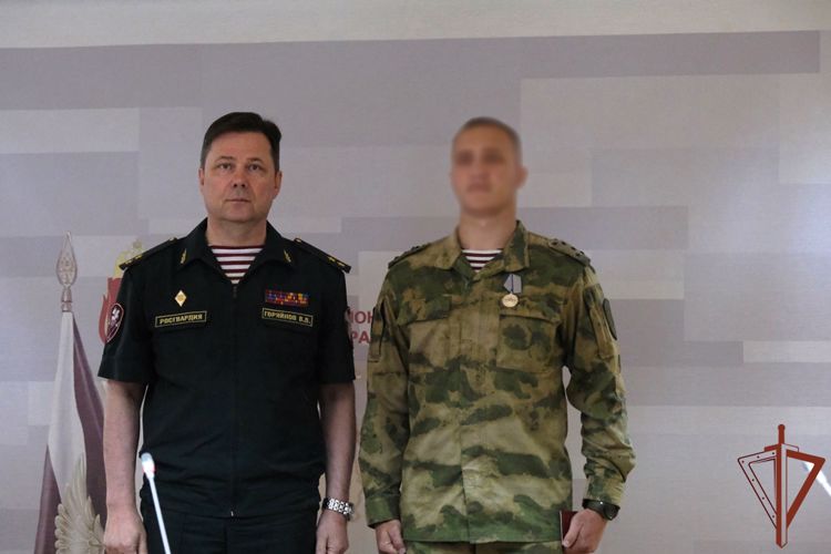 Росгвардейцам - участникам спецоперации  вручены государственные награды в Екатеринбурге (видео)