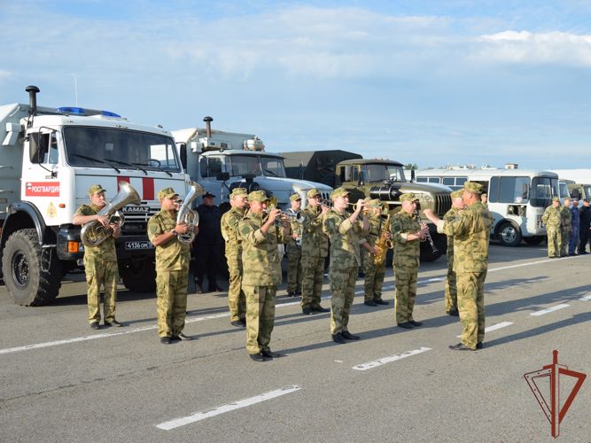 В Барнауле встретили вернувшихся со спецоперации бойцов Росгвардии (видео)