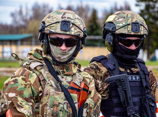 СОБР РОСГВАРДИИ В ПОДМОСКОВЬЕ ЗАДЕРЖАЛ ПОДОЗРЕВАЕМОГО В СОВЕРШЕНИИ СЕРИИ АВТОМОБИЛЬНЫХ КРАЖ 