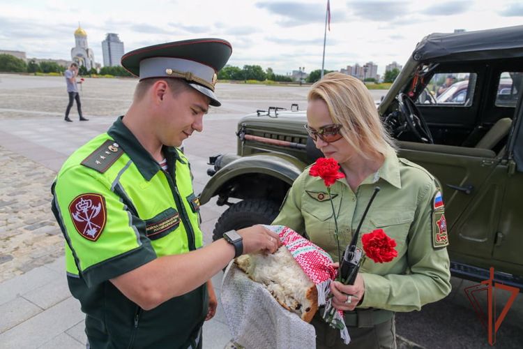 Росгвардейцы участвуют в пятом бронепробеге «Дорога Мужества»