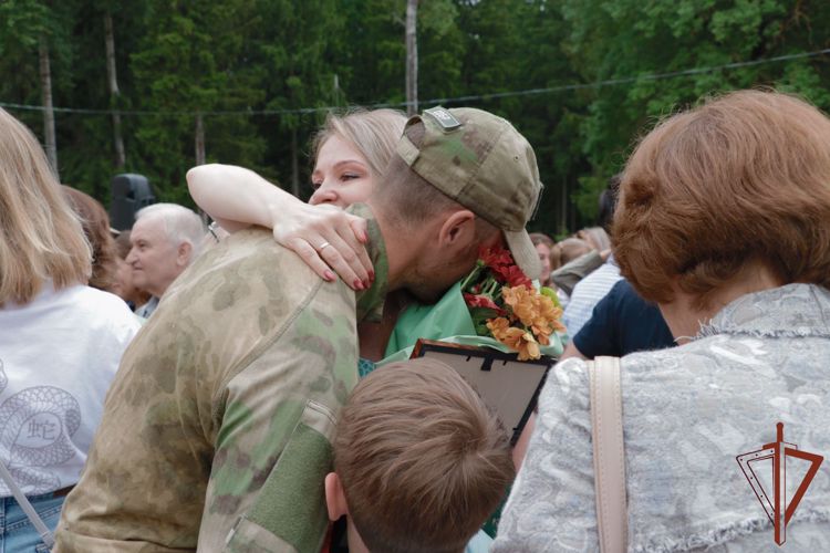 В Центральном федеральном округе встретили вернувшихся со спецоперации росгвардейцев
