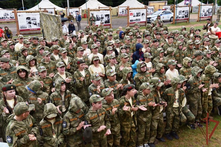 Музыканты Росгвардии дали концерт на военно-патриотических сборах «Гвардейская смена. Бородино -2022»