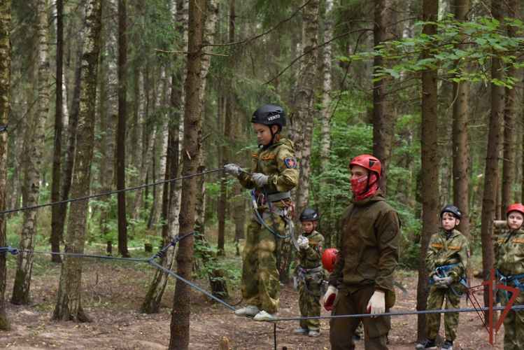 Участники военно-патриотических сборов «Гвардейская смена. Бородино -2022» освоили азы высотной подготовки 