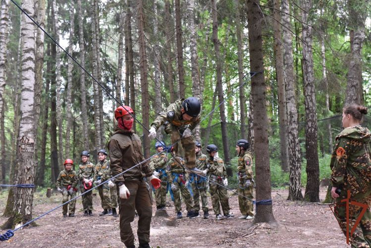Участники военно-патриотических сборов «Гвардейская смена. Бородино -2022» освоили азы высотной подготовки 