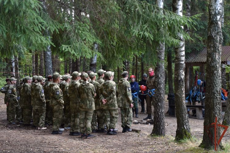 Участники военно-патриотических сборов «Гвардейская смена. Бородино -2022» освоили азы высотной подготовки 