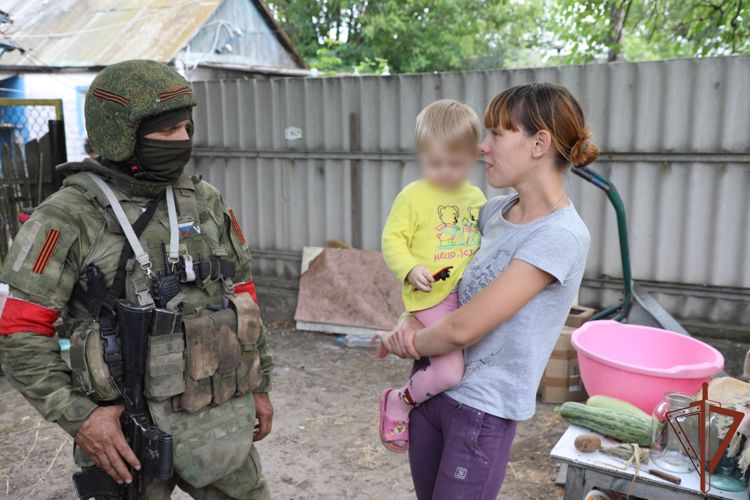 В Луганской Народной Республике росгвардейцы оказали помощь местному населению