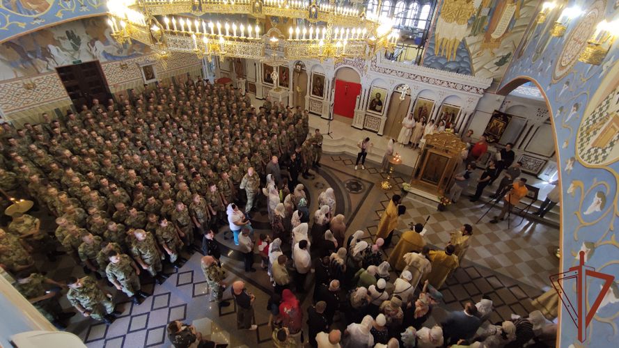Богослужение памяти небесного покровителя Росгвардии князя Владимира состоялось в главном храме ведомства