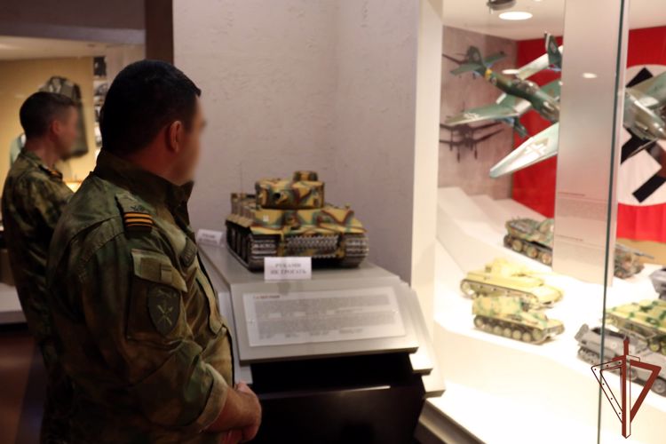 Росгвардейцы – участники специальной военной операции посетили Государственный военно-исторический музей-заповедник «Прохоровское поле»