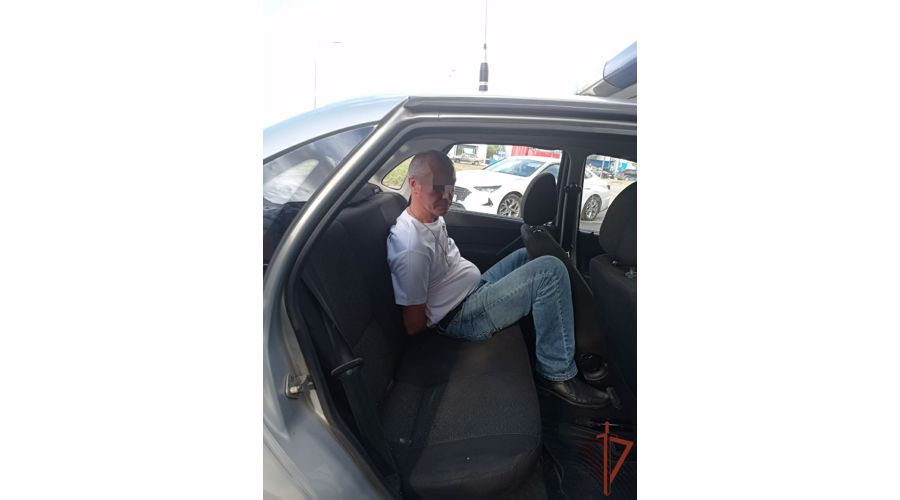 Напугавшего прохожих схожим с автоматом предметом злоумышленника задержали росгвардейцы в Санкт-Петербурге
