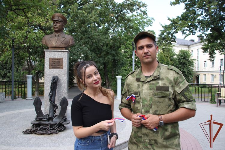В Северо-Кавказском округе Росгвардии прошли мероприятия ко Дню государственного флага