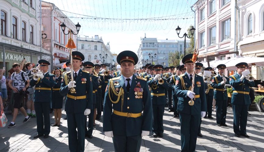 Оркестр Росгвардии поздравил жителей Нижнего Новгорода с Днём города