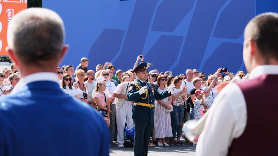 Оркестр Росгвардии поздравил жителей Нижнего Новгорода с Днём города
