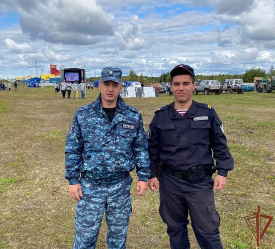 Росгвардейцы обеспечили правопорядок во время проведения чемпионата России по самолетному спорту в Югре
