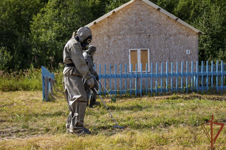 В Уральском округе Росгвардии завершился лагерный сбор специалистов РХБ защиты