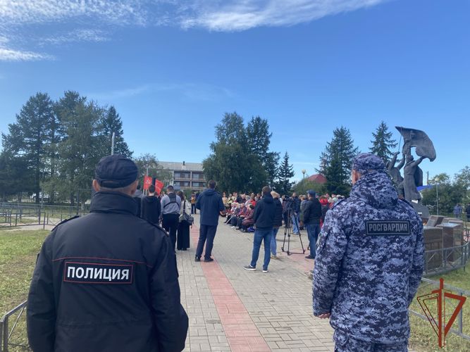 Росгвардейцы почтили память жителей Нарьян-Мара, погибших в годы ВОВ