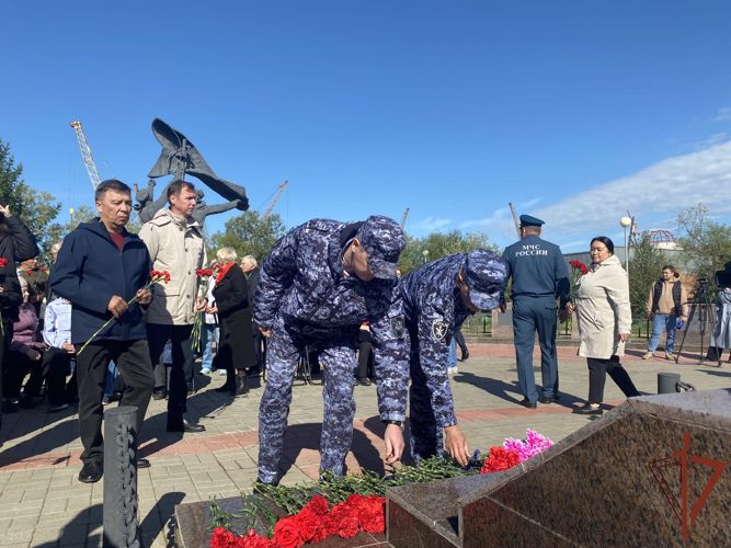 Росгвардейцы почтили память жителей Нарьян-Мара, погибших в годы ВОВ