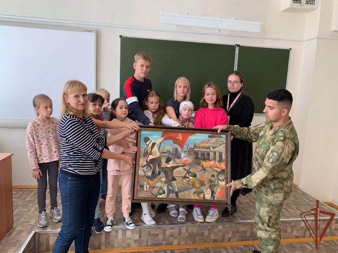 Росгвардейцы в Сибири почтили память воинов, погибших в Курской битве