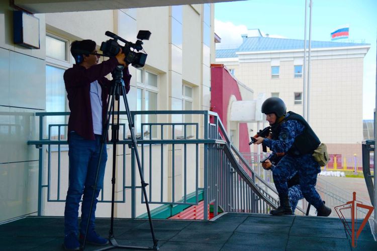 Журналисты побывали на тренировке сотрудников вневедомственной охраны Росгвардии в Салехарде (видео)