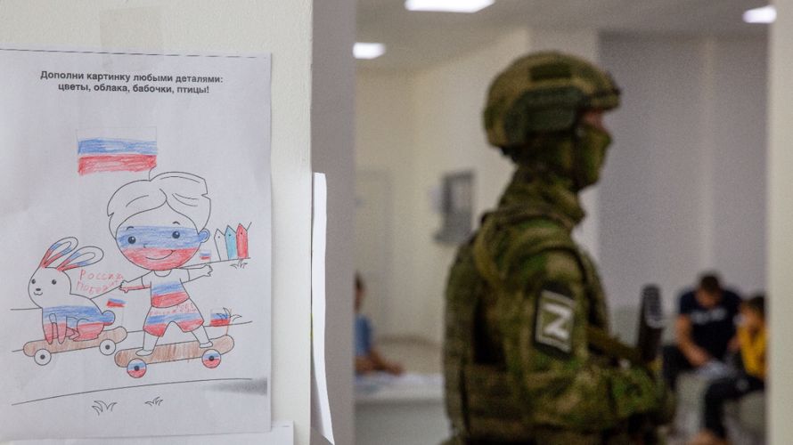 Росгвардейцы обеспечили безопасность выдачи российских паспортов в Херсонской области (видео)