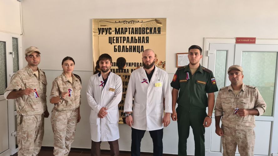 В Урус-Мартане росгвардейцы провели мероприятия в преддверии Дня государственного флага