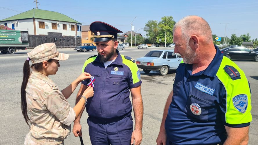 В Урус-Мартане росгвардейцы провели мероприятия в преддверии Дня государственного флага