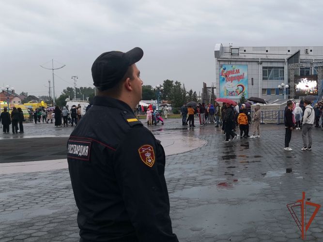 Росгвардейцы обеспечили безопасность во время празднования Дня города Абакана 
