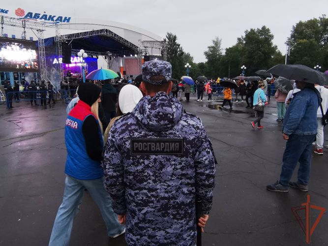 Росгвардейцы обеспечили безопасность во время празднования Дня города Абакана 
