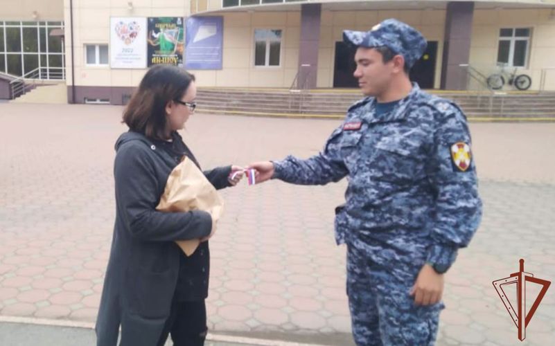 Патриотическая акция,  посвященная Дню Государственного  флага России, стартовала в Уральском округе Росгвардии