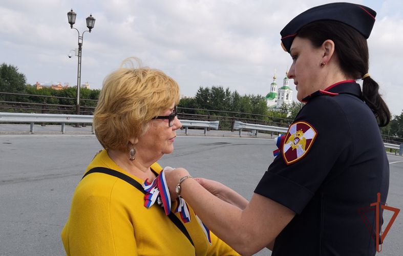Патриотическая акция,  посвященная Дню Государственного  флага России, стартовала в Уральском округе Росгвардии