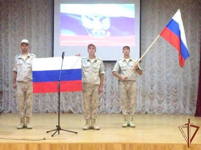 На юге России Росгвардия присоединилась к празднованию Дня Государственного флага Российской Федерации