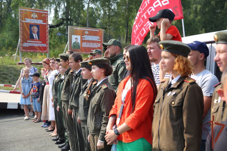 Росгвардейцы провели в Новосибирске акцию в поддержку участников спецоперации