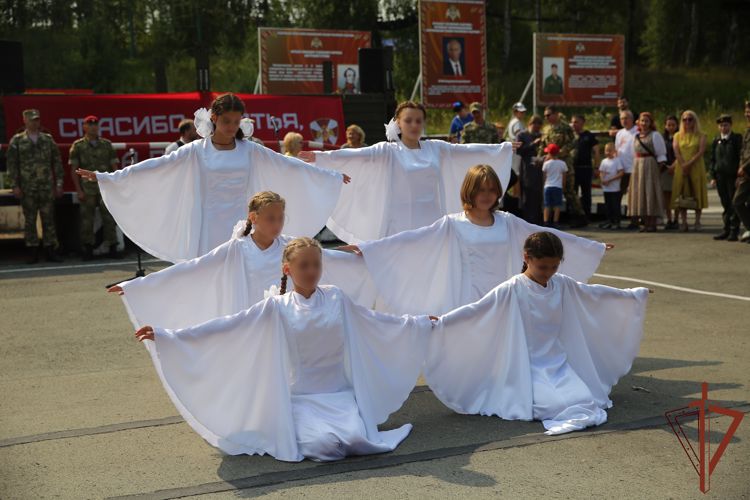 Росгвардейцы провели в Новосибирске акцию в поддержку участников спецоперации