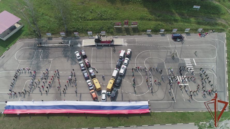 Росгвардейцы провели в Новосибирске акцию в поддержку участников спецоперации
