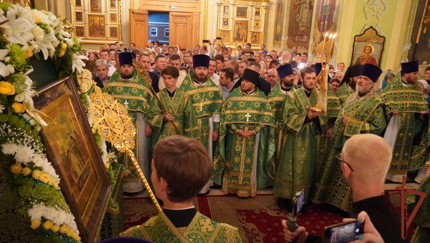 Росгвардия обеспечивает правопорядок во время встречи ковчега с мощями преподобного Сергия Радонежского в Саратове