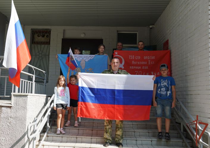 В Северо-Западном округе Росгвардии прошли мероприятия, посвященные Дню Государственного флага Российской Федерации