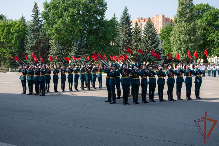 ДЗЕРЖИНЦЫ ПРОВЕЛИ "ДЕНЬ ОТКРЫТЫХ ДВЕРЕЙ" ДЛЯ ЧЛЕНОВ СЕМЕЙ ВОЕННОСЛУЖАЩИХ