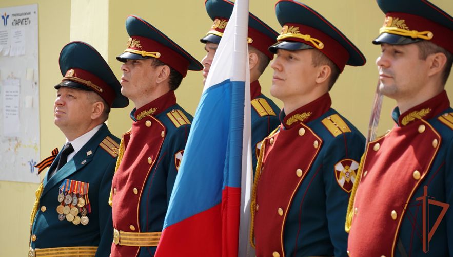 Росгвардейцы поздравили с юбилеем ветерана Великой Отечественной войны в Кирове