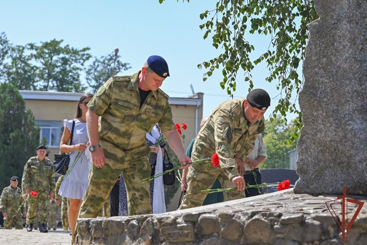 Память погибших сотрудников ОМОН почтили в Ставрополе 