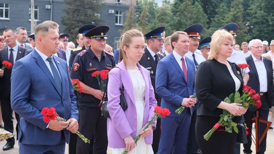 Росгвардейцы приняли участие в митингах, посвященных 79-летию освобождения Орла и Белгорода