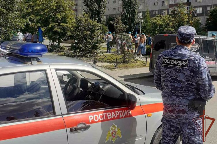 В Уральском округе сотрудники Росгвардии обеспечили правопорядок в День ВДВ