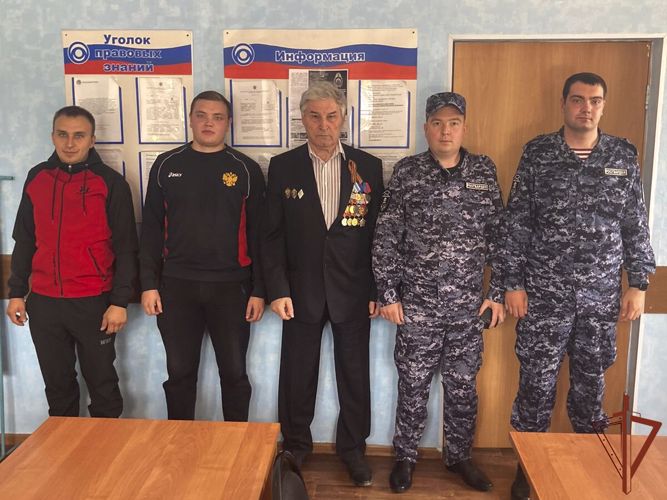 Росгвардейцы провели в Кузбассе встречу с участником Афганской войны