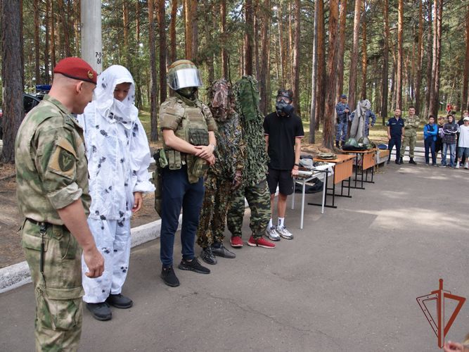 В регионах Сибири прошли патриотические мероприятия в рамках акции «Каникулы с Росгвардией»