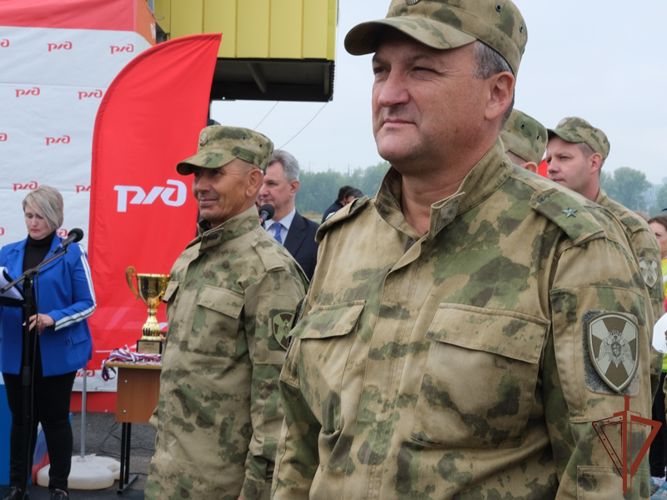 Военный оркестр Росгвардии выступил перед гостями турнира по гребле