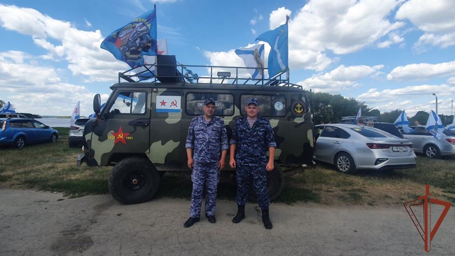 Росгвардия приняли участие в автопробеге, посвященном Дню Военно-Морского флота