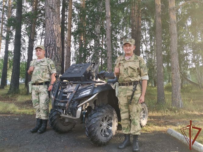 Росгвардейцы помогли жителю Челябинской области выбраться с болота 